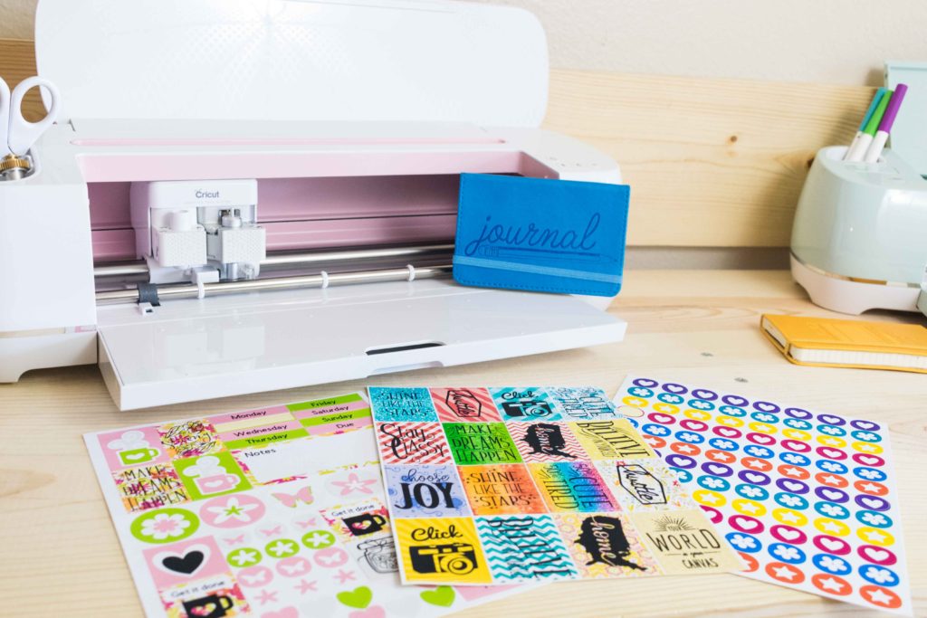 How to Make Stickers with your Cricut +Free Sticker Layout Templates –  Daydream Into Reality